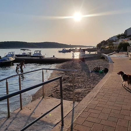 Apartman Karmen Barbat na Rabu Kültér fotó